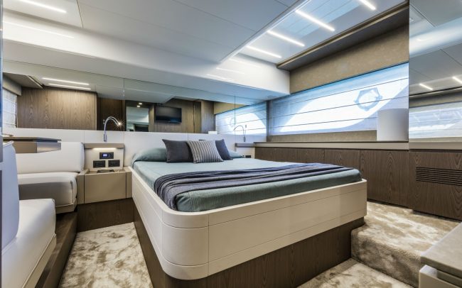 Ferretti Yachts 550 lower deck