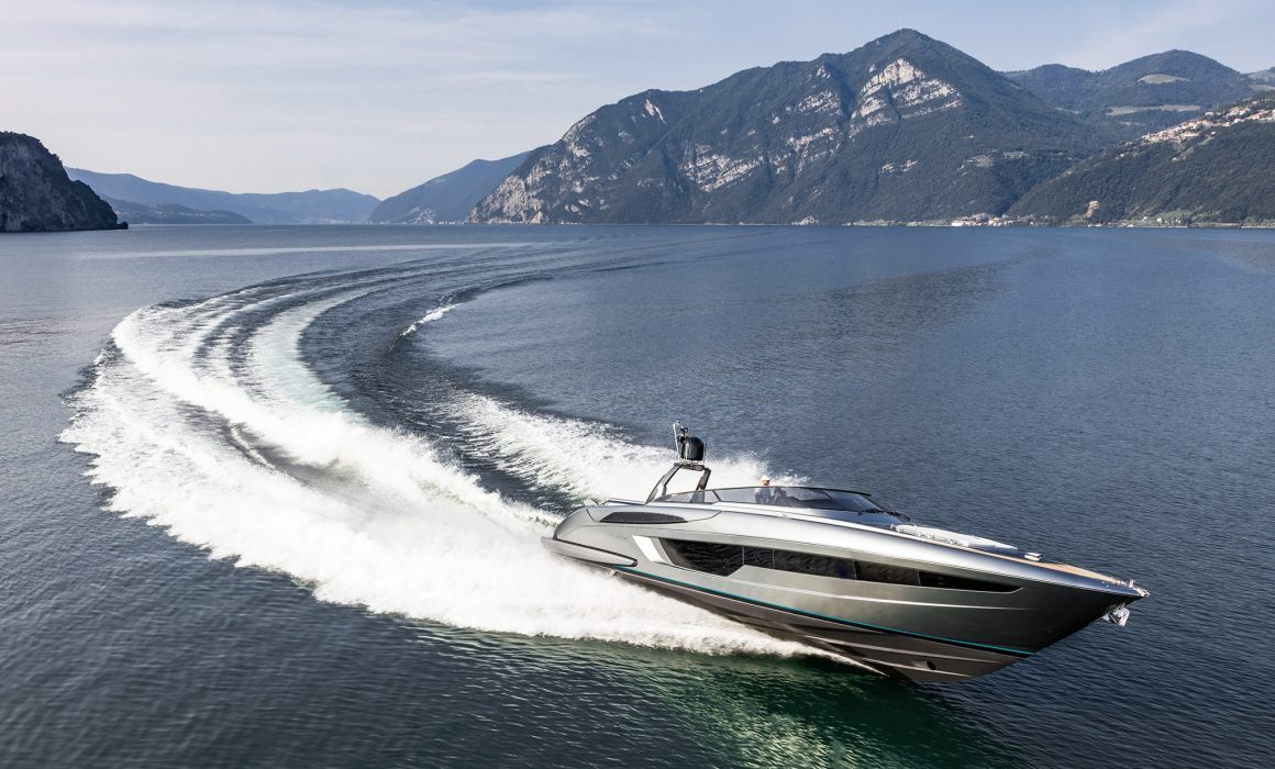 Riva56' Rivale cruising