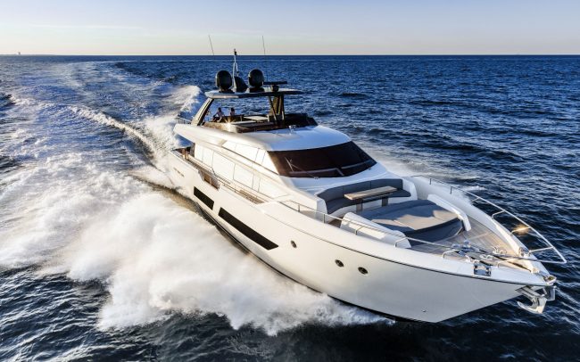 Ferretti Yachts 850 Cruising