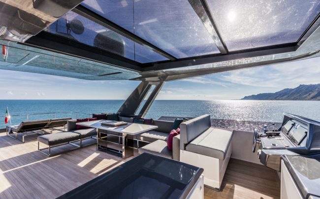 Ferretti Yachts 850 Sun Deck