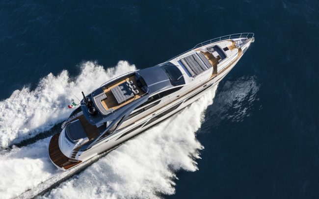 Pershing 9x cruising