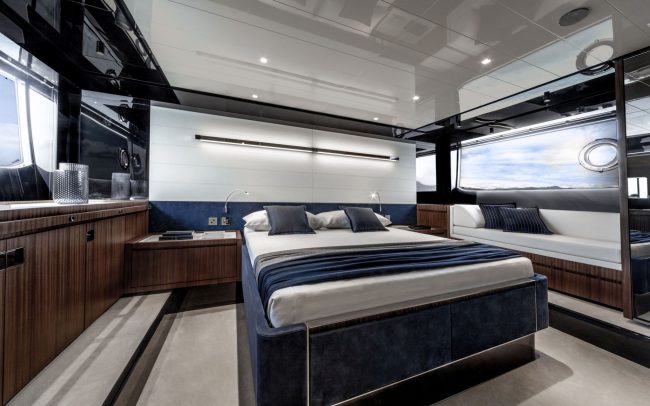 Riva 66' Ribelle lower deck